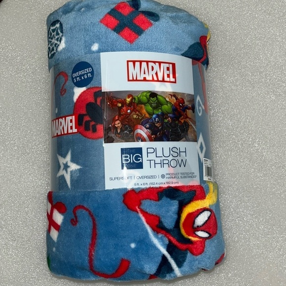 π Marvel Spider Man Oversized Throw Blanket Holiday Super Soft Plush - Picture 2 of 3